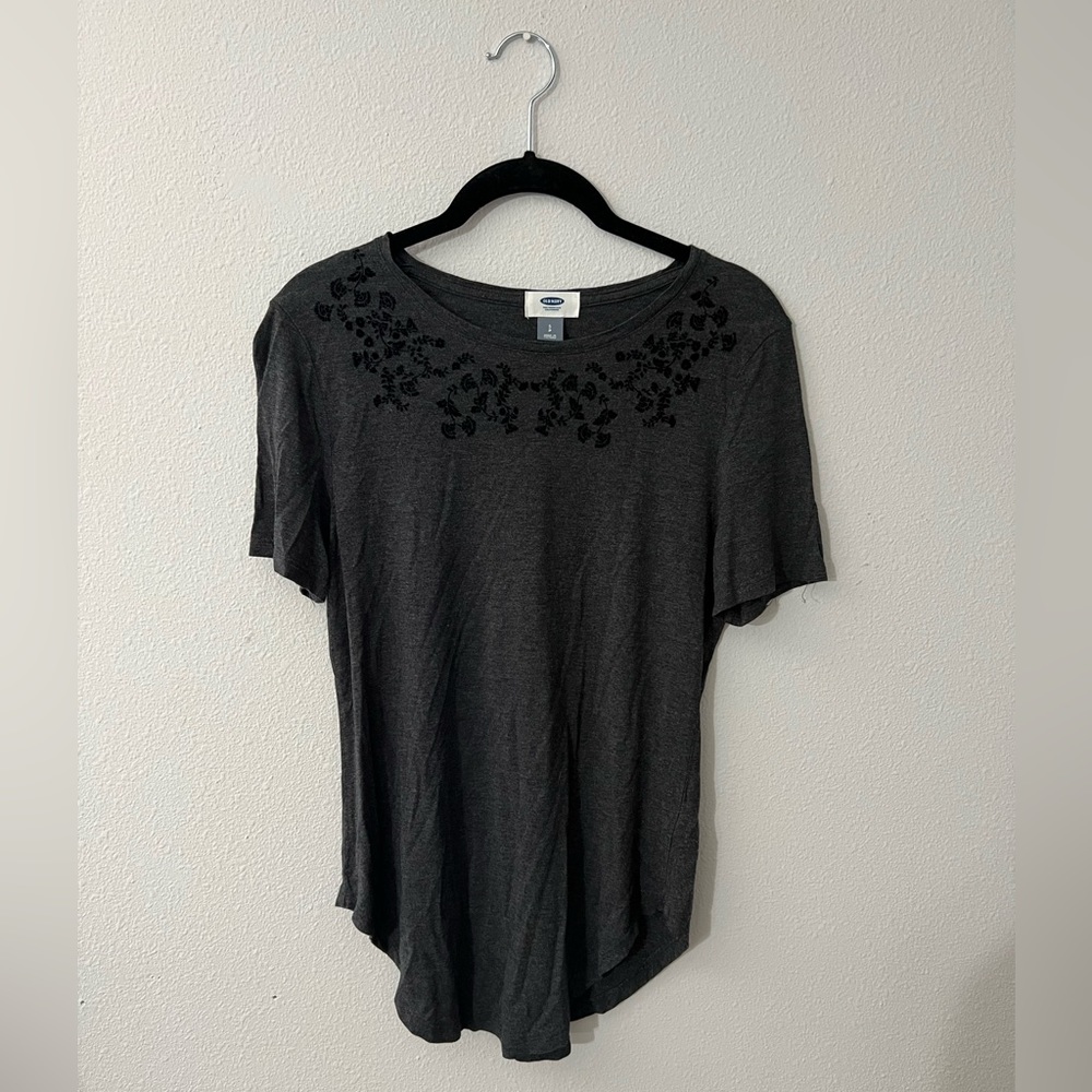 Old Navy dark gray tee